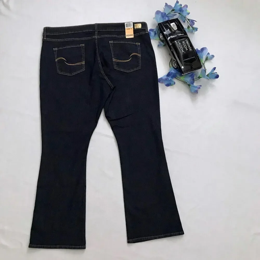 Levi's NWT Dark Wash Shaping Boot Cut Jeans Women 24W Short